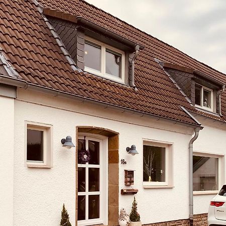 Souterrain Zimmer Mit Separatem Eingang Und Bad Düsseldorf Dış mekan fotoğraf